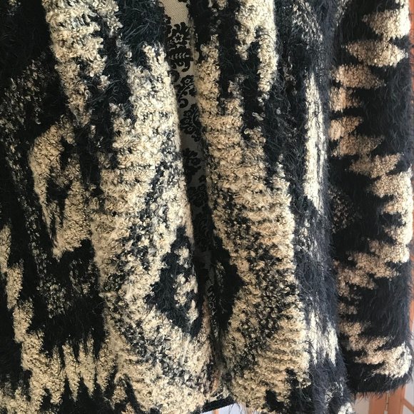 Southwestern cardigan - Picture 2 of 5